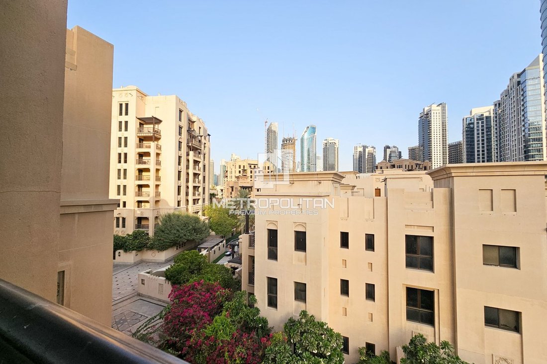 Apartment in Downtown Dubai, Dubai, United Arab Emirates 1 - 16187658