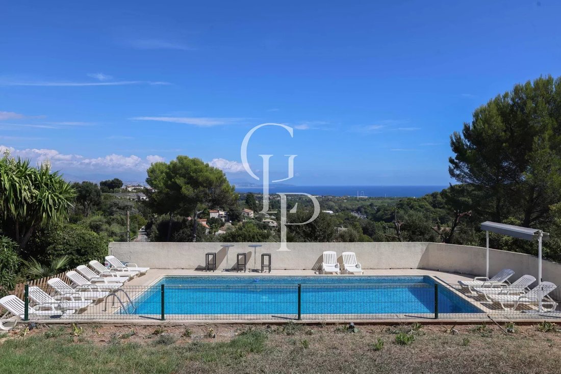 Villa in Les Cougoulins-Rastines, Antibes, France 1 - 16186690