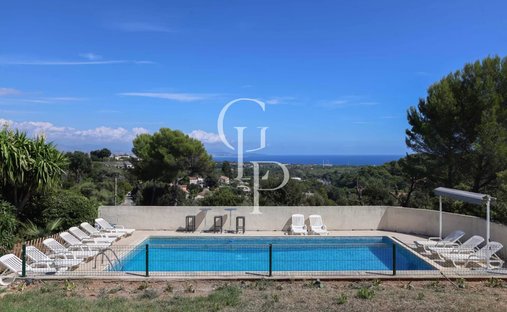 Villa in Les Cougoulins-Rastines, Antibes, France 1