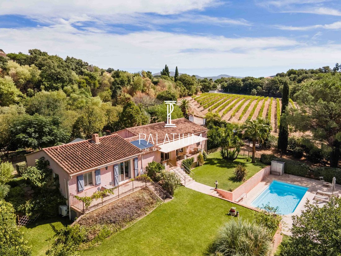 Villa in Le Plan-de-la-Tour, Provence-Alpes-Côte d'Azur, France 1 - 16111897