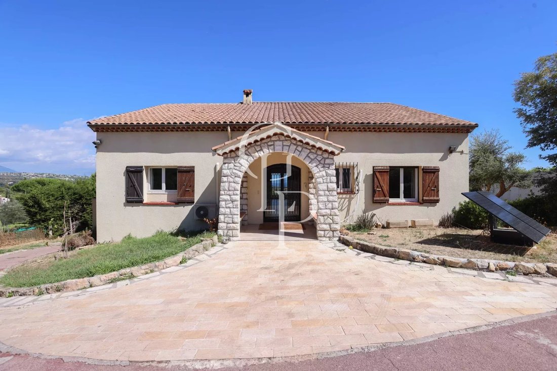 Villa in Les Cougoulins-Rastines, Antibes, France 3 - 16186690
