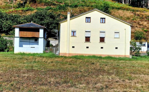 Country House in San Tirso de Abres, Asturias, Spain 1