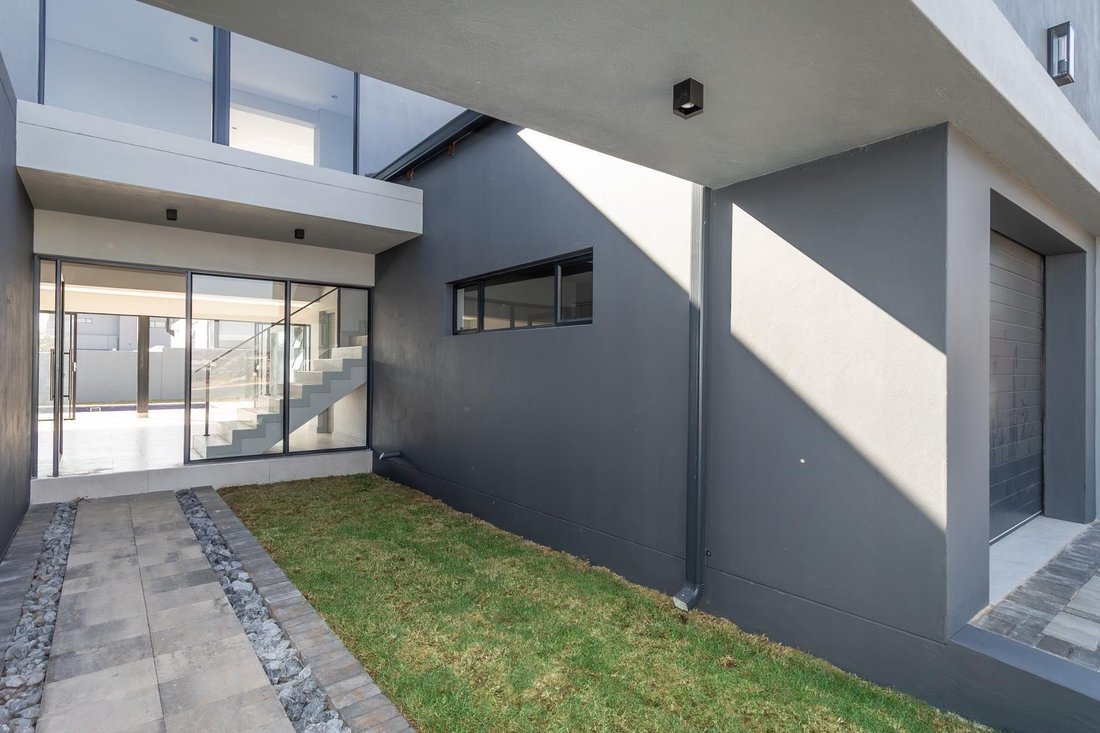 House in Halfway House Estate, Gauteng, South Africa 3 - 16186270