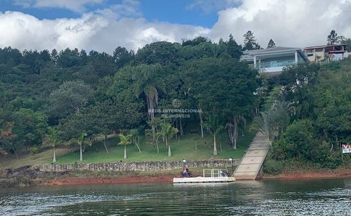 House in Ibiúna, State of São Paulo, Brazil 1