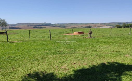 Rancho en São Sebastião, Estado de São Paulo, Brasil 1