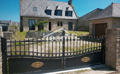 Castle for Sale in Lesneven, Brittany, France