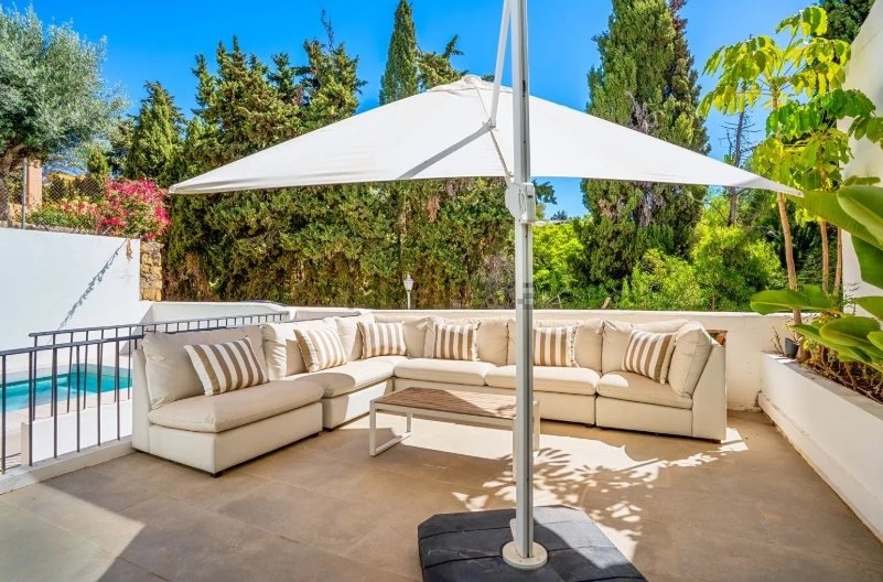 Villa in Rio Real, Marbella, Andalusia 2 - 16187842