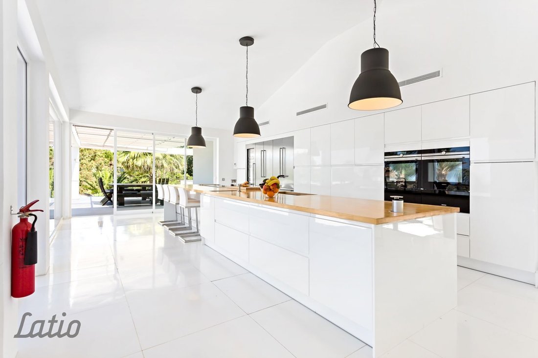 House in Elviria-Cabopino, Marbella, Spain 2 - 16188012