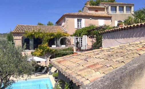 Castle for Sale in Saint-Quintin-sur-Sioule, Auvergne-Rhône-Alpes, France