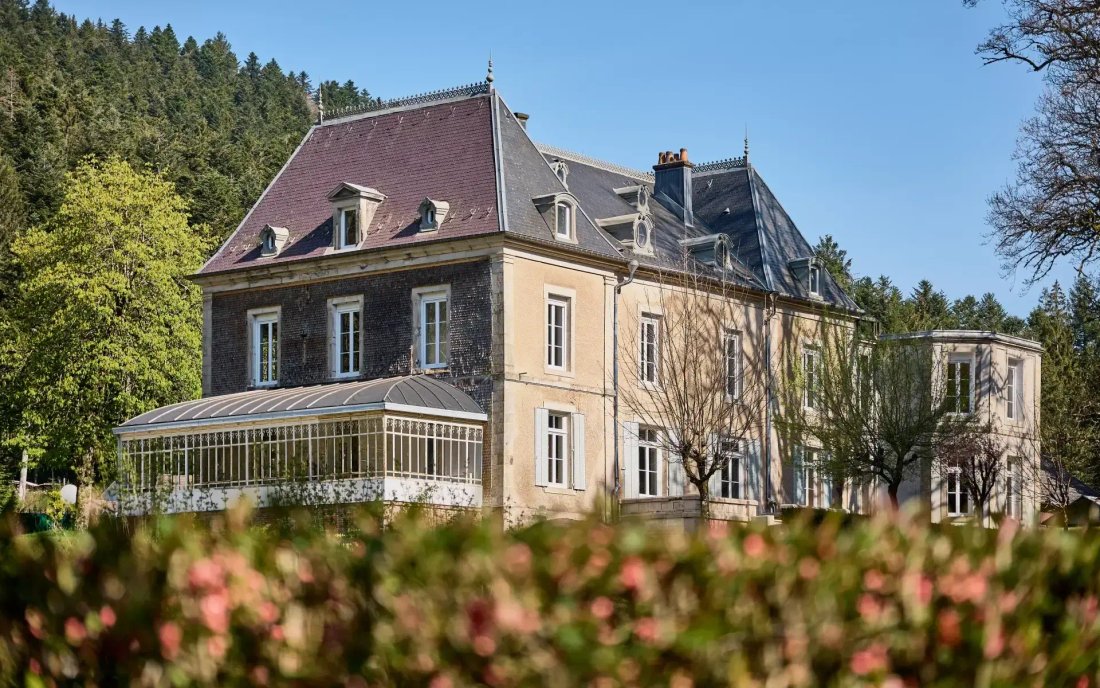 Faymont’s Whisper: A 19th-Century Château in the Vosges’ Emerald Embrace