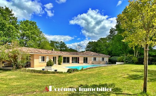 Propriété D'exception Avec 2 Maisons Indépendantes, Piscine Et Jardin Paysager