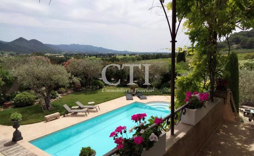 Castle for Sale in Saint-Quintin-sur-Sioule, Auvergne-Rhône-Alpes, France