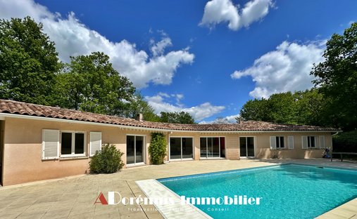 Propriété D'exception Avec 2 Maisons Indépendantes, Piscine Et Jardin Paysager