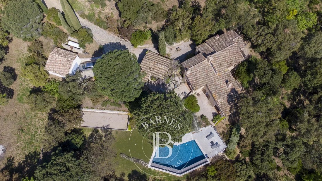 Villa in La Croix-Valmer, Provence-Alpes-Côte d'Azur, France 1 - 16188333