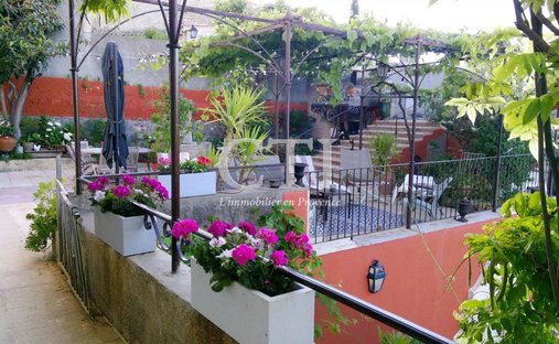 Castle for Sale in Saint-Quintin-sur-Sioule, Auvergne-Rhône-Alpes, France