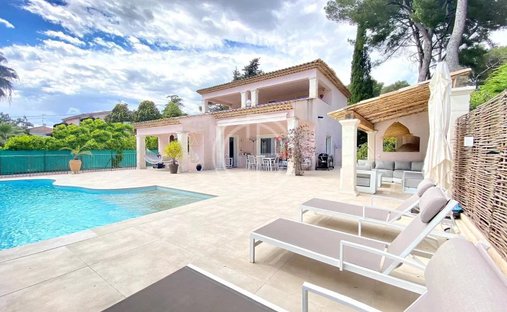 Villa in Maurice Jeanpierre, Le Cannet, France 1
