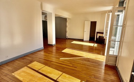 Castle for Sale in Auxerre, Bourgogne-Franche-Comté, France