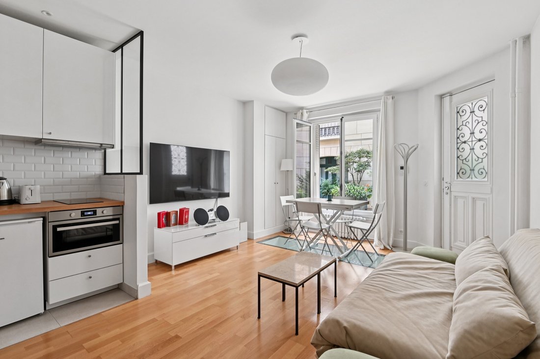 Apartment in Vaugirard-Parc des Expositions, Paris 15e Arrondissement, Paris 2 - 16189012