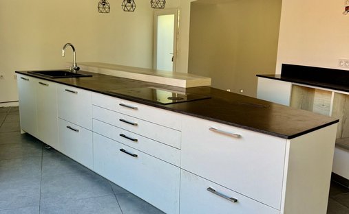 Castle for Sale in Auxerre, Bourgogne-Franche-Comté, France