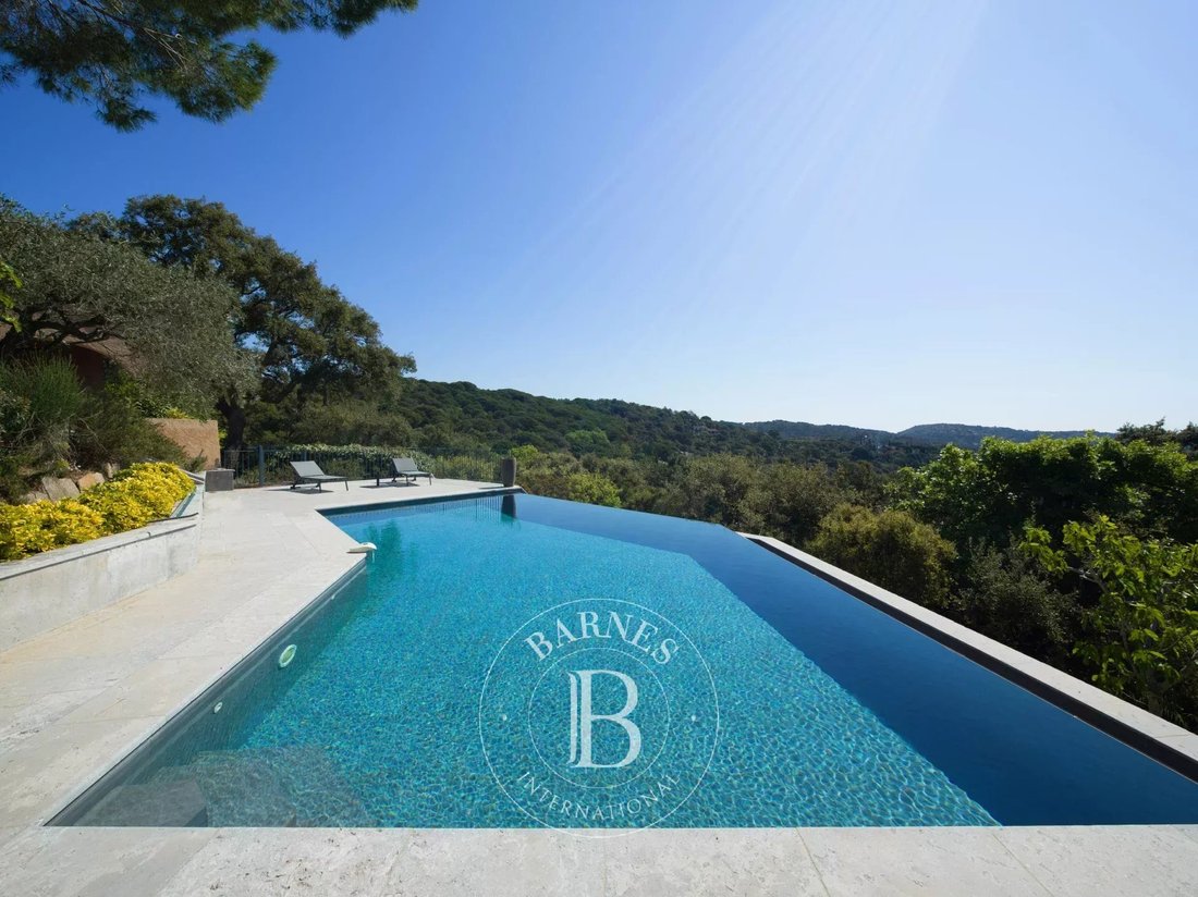 Villa in La Croix-Valmer, Provence-Alpes-Côte d'Azur, France 2 - 16188333