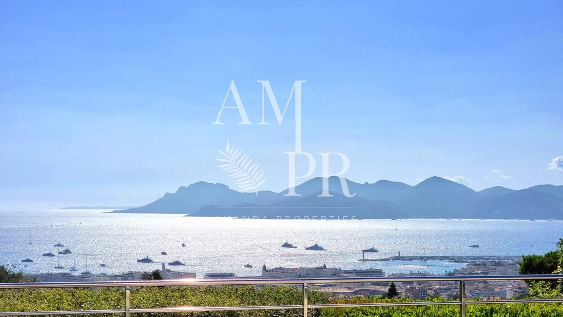 Villa in Cannes, Provence-Alpes-Côte d'Azur, France 2 - 11593571