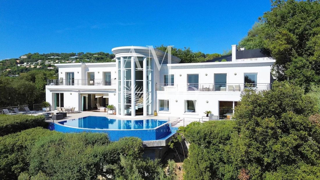 Villa in Cannes, Provence-Alpes-Côte d'Azur, France 1 - 11593571