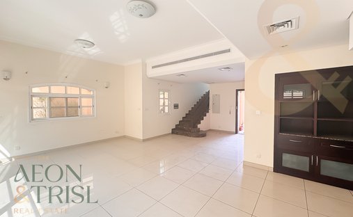 Villa in Dubai, Dubai, United Arab Emirates 1