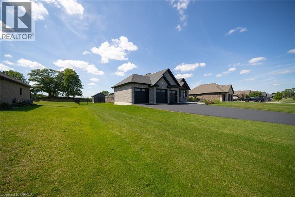 Photo inspiration: Gallery Detail: Luxury Valley Estates Home With No Backyard Neighbors In Brant