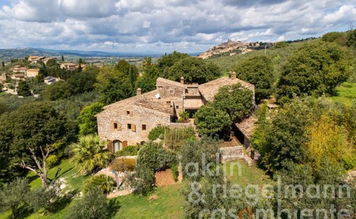 Castle for Sale in Trevi, Umbria, Italy