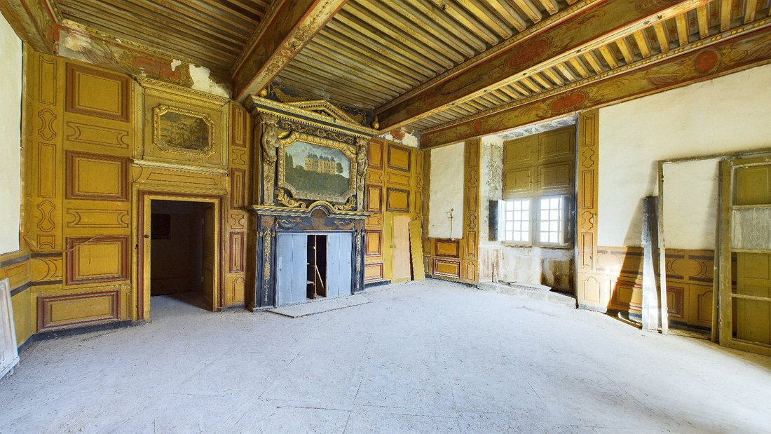A 1206 Château’s Timeless Elegance—Where Roman Whispers Meet Baroque Grandeur