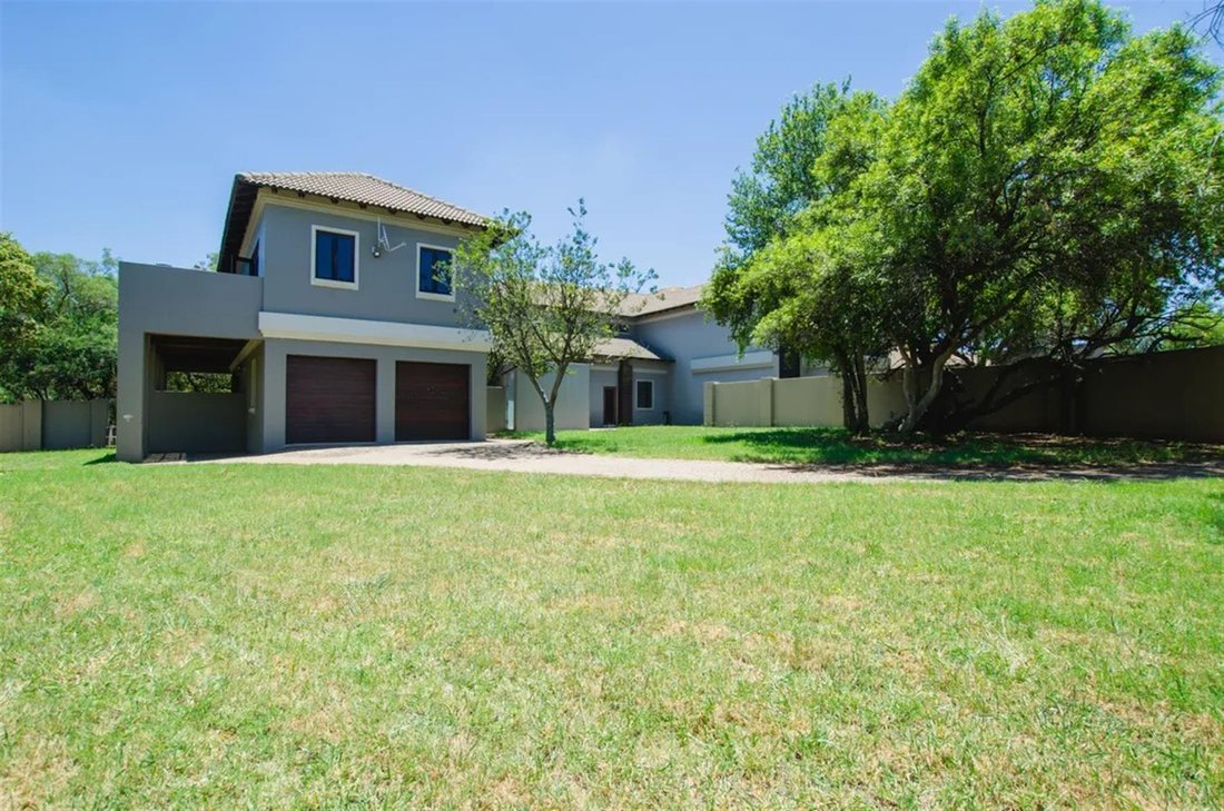 House in Constantia Kloof, Gauteng, South Africa 3 - 16191285