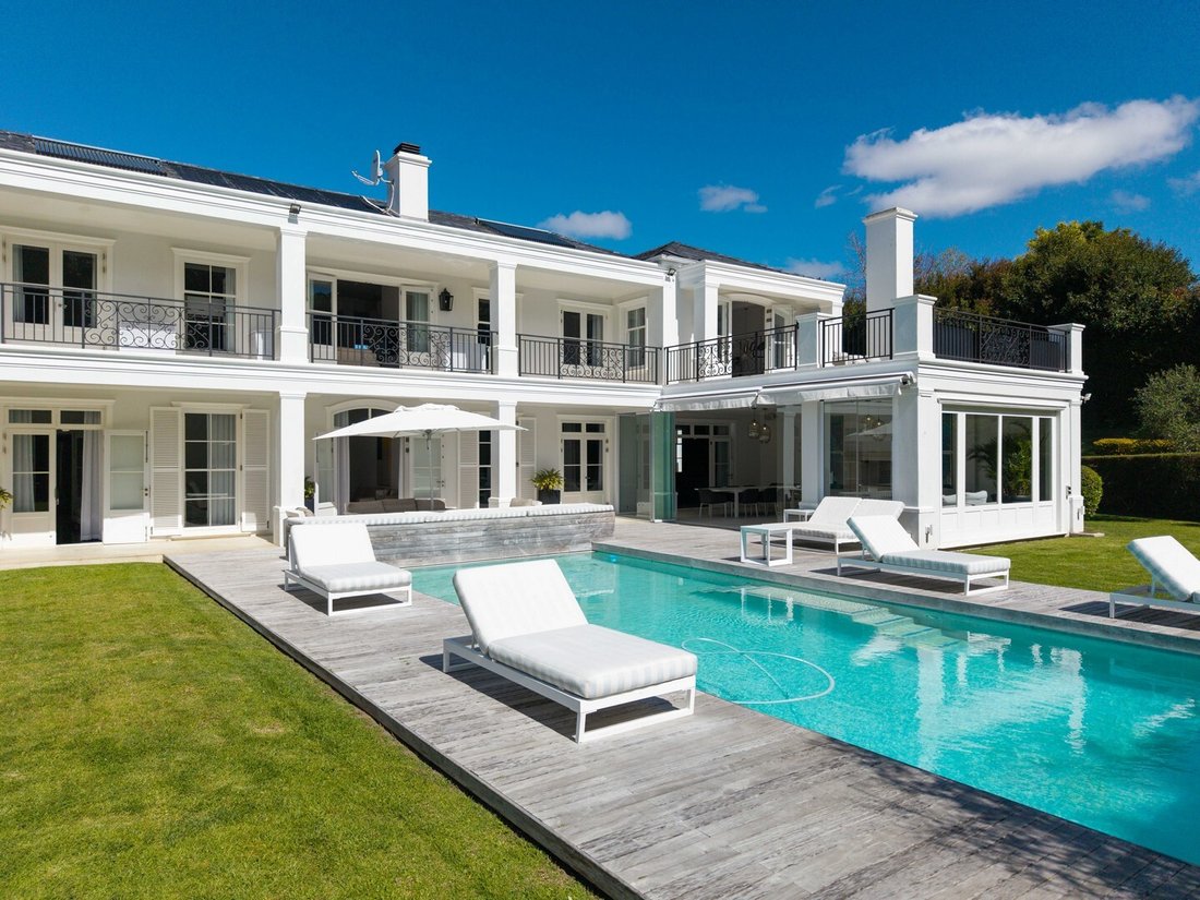 House in Constantia, Silverhurst, Cape Town 3 - 16196545