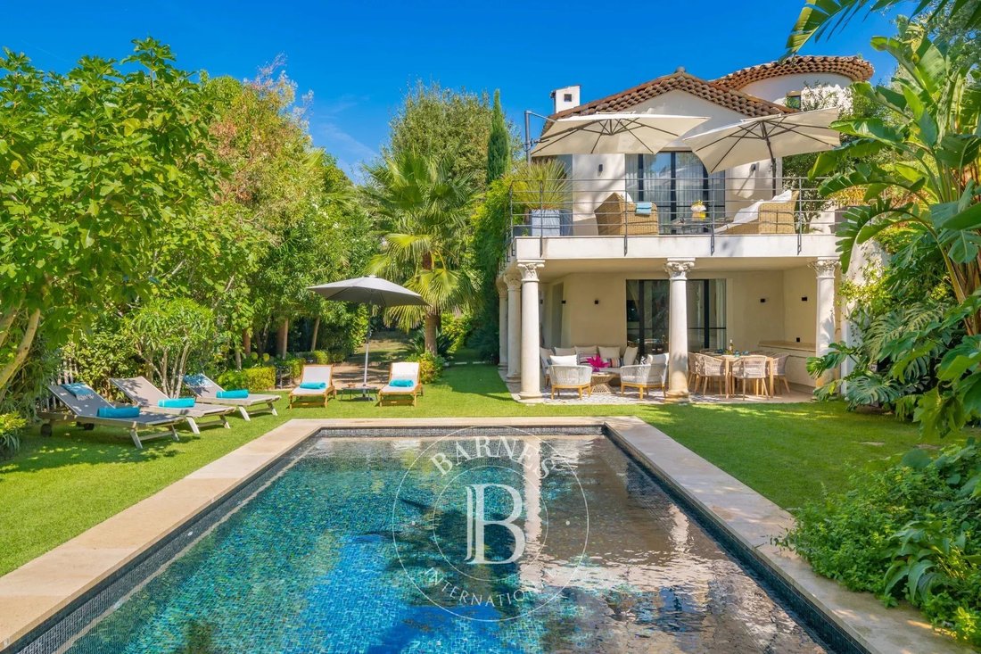 Villa in Cannes, Provence-Alpes-Côte d'Azur, France 1 - 15250473