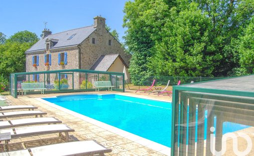 House in Sud, Languidic, France 1