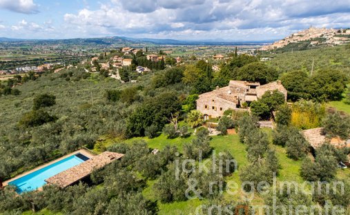 Castle for Sale in Trevi, Umbria, Italy