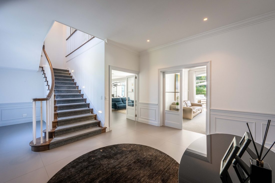 House in Constantia, Silverhurst, Cape Town 4 - 16196545