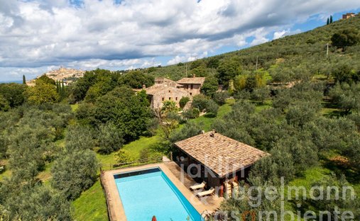 Castle for Sale in Trevi, Umbria, Italy