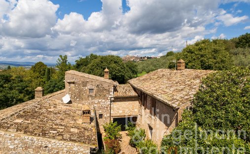 Castle for Sale in Trevi, Umbria, Italy