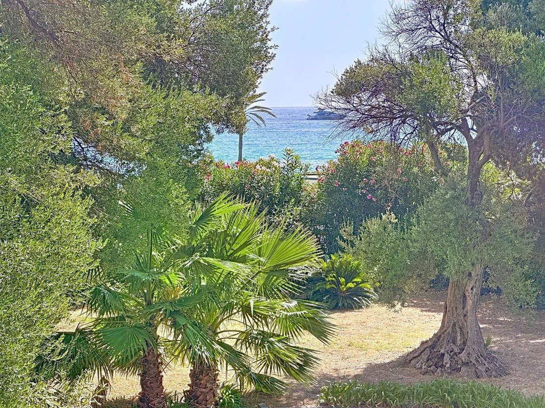 Apartment in Cap Martin, Roquebrune-Cap-Martin, France 1 - 16192814