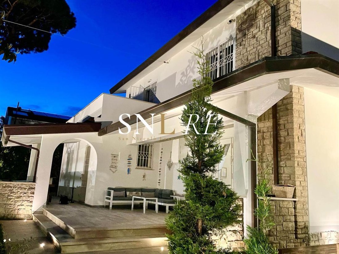 Villa in Center, Forte dei Marmi, Tuscany 2 - 16193522