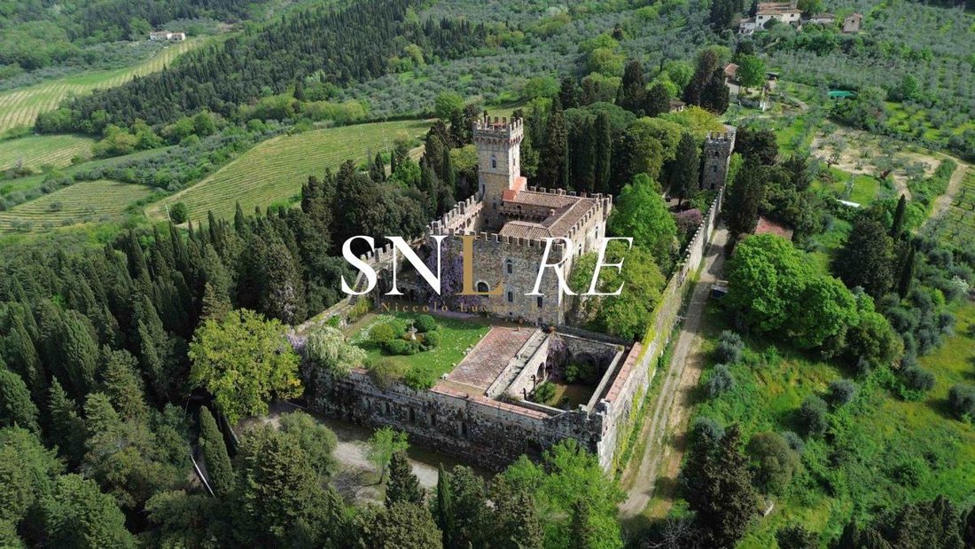 Tuscany’s Crown: A Renaissance Castle Whispering Florence’s Secrets