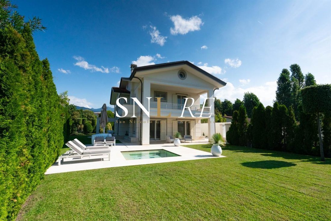 Villa in Center, Forte dei Marmi, Tuscany 3 - 16193575