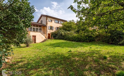 House in Charnay, Auvergne-Rhône-Alpes, France 1