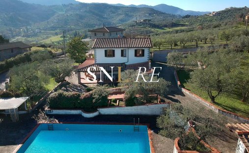 Villa in Tizzana, Catena, Tuscany 1