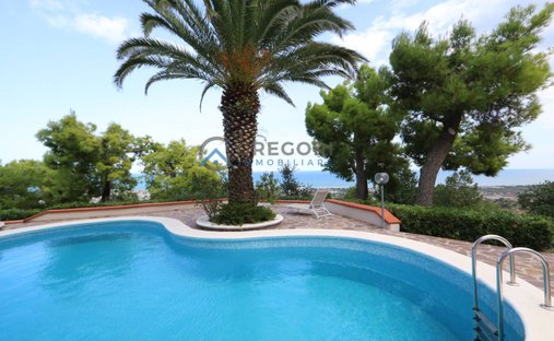 Villa in Colonnella, Abruzzo, Italy 1