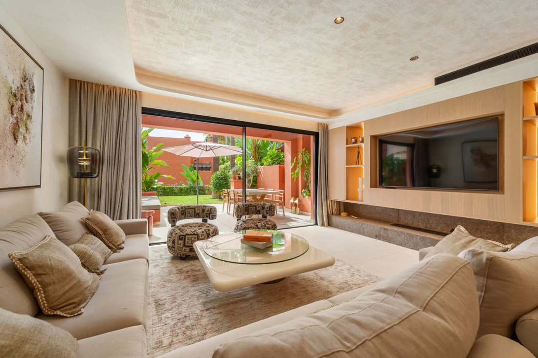 Townhouse in Marbella, Andalusia, Spain 2 - 16192924