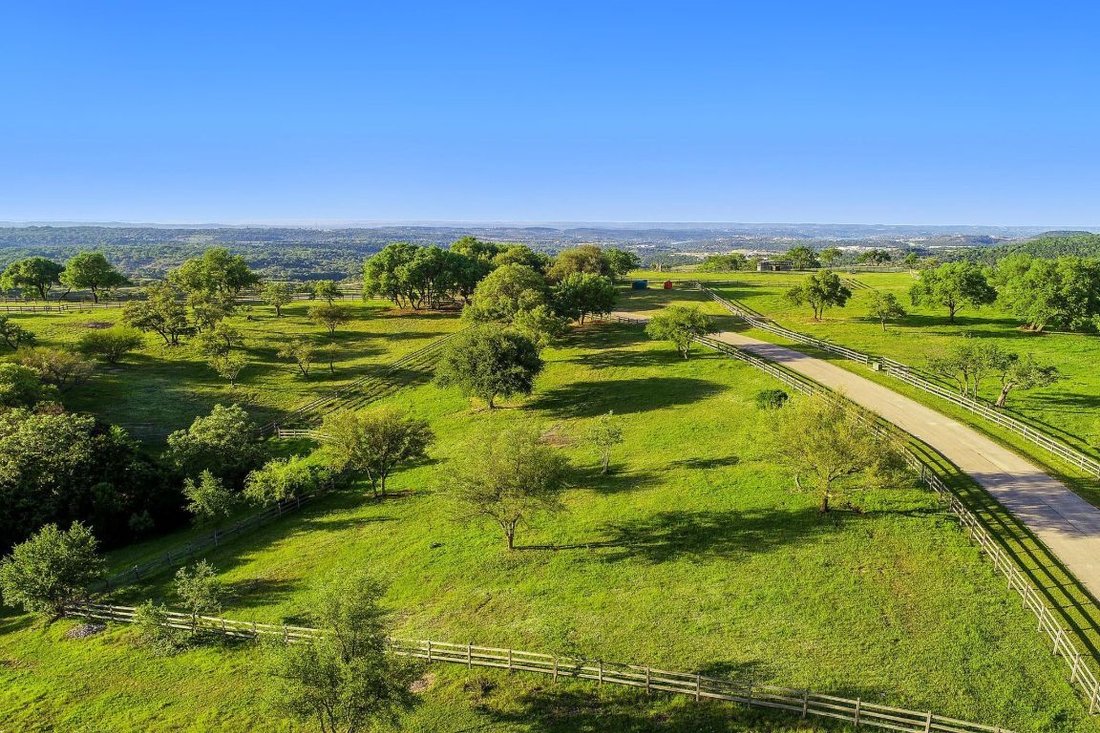 Farm Ranch in Bee Cave, Texas, United States 3 - 16191710