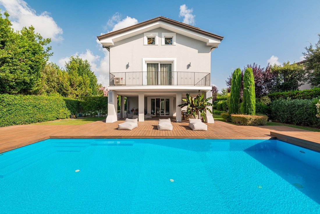 Villa in Vittoria Apuana, Forte dei Marmi, Tuscany 2 - 16198534