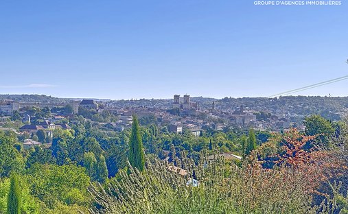 The Aristocratic Chateau Of Beechwood