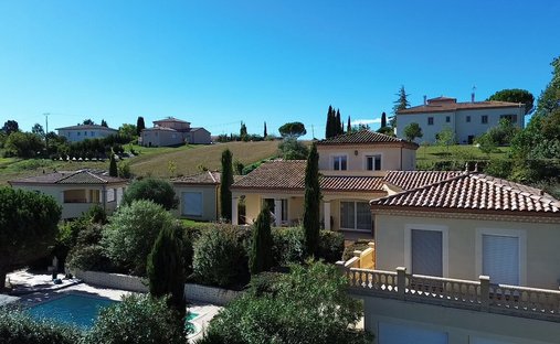 The Aristocratic Chateau Of Beechwood